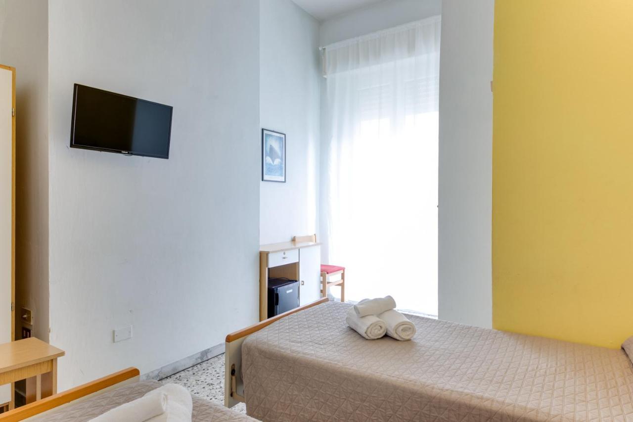 Hotel Villa Merope Rimini Buitenkant foto