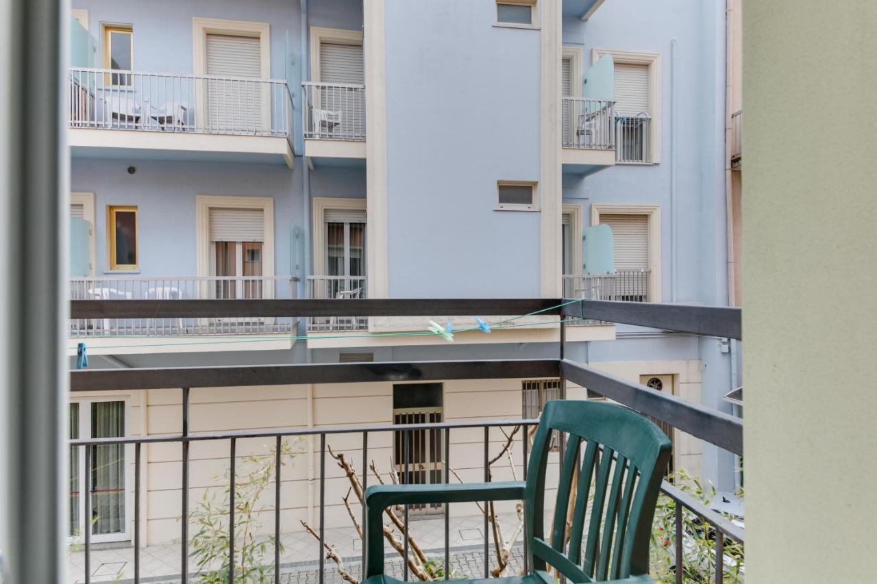 Hotel Villa Merope Rimini Buitenkant foto