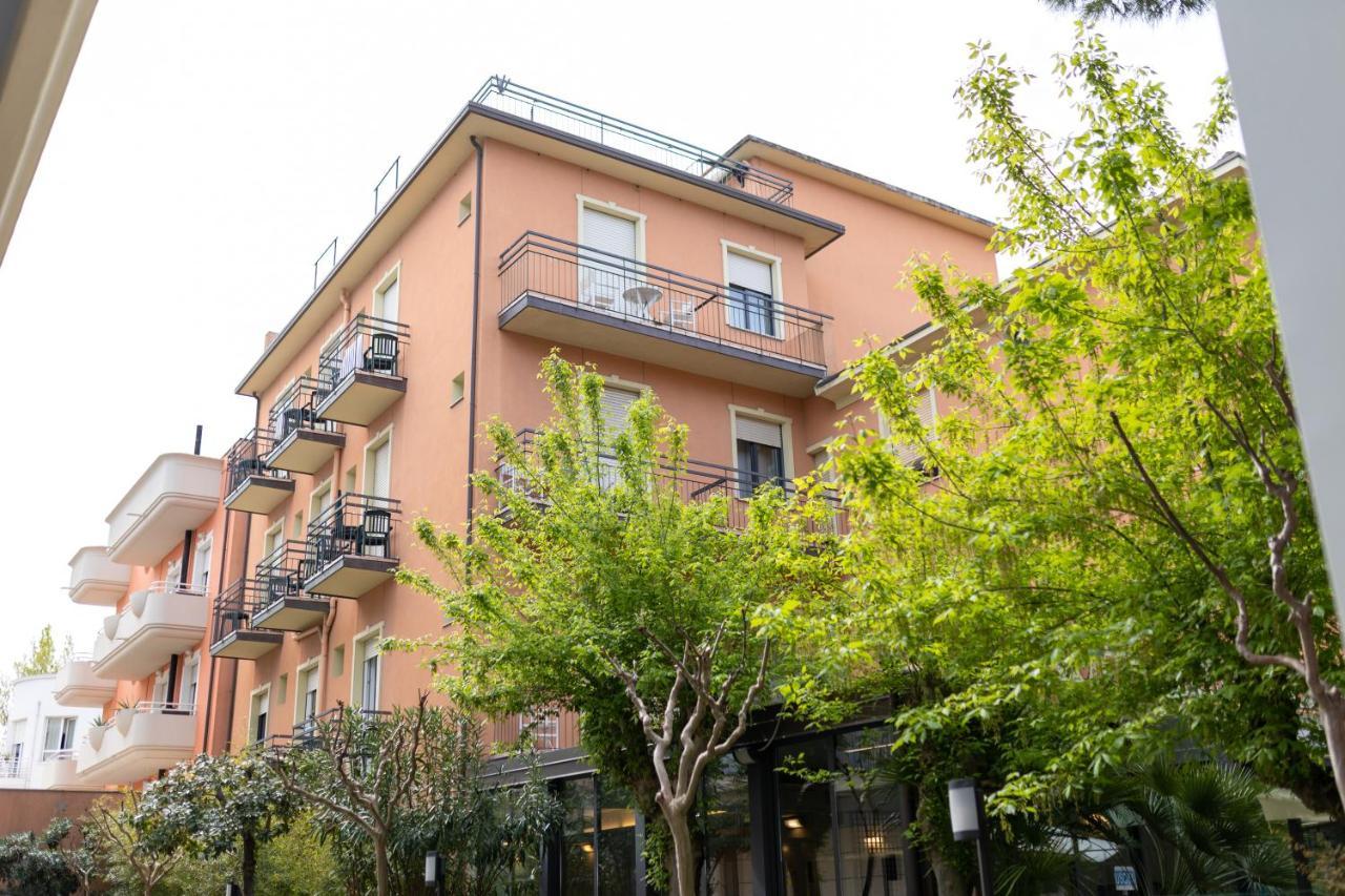 Hotel Villa Merope Rimini Buitenkant foto
